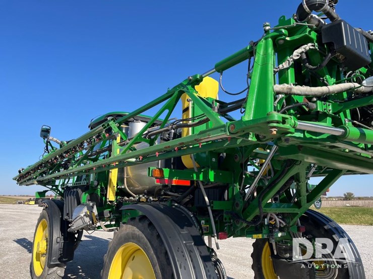 2019-john-deere-r4038-image-44