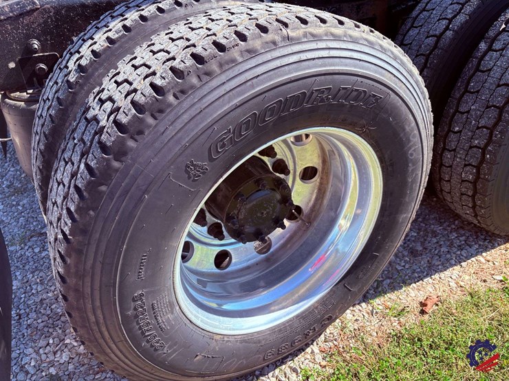 2017-international-prostar-image-16