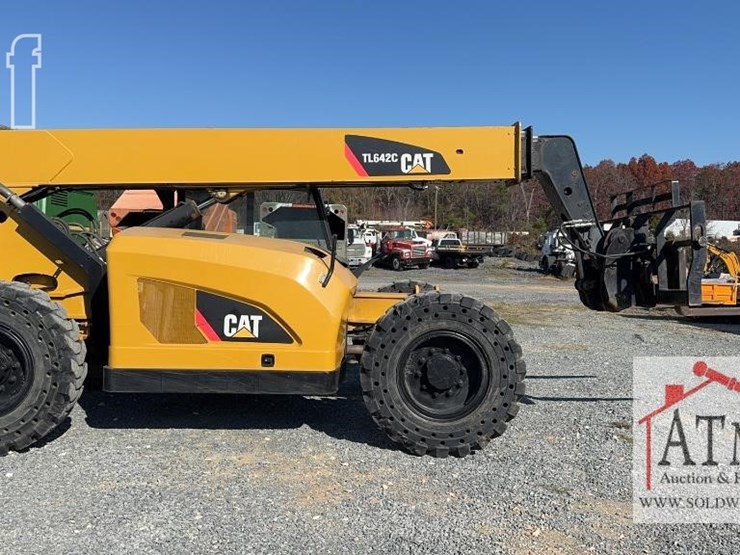 caterpillar-tl642c-image-1