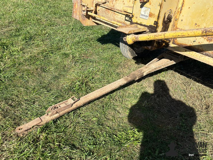 papec-14-forage-wagon-on-knowles-running-gear-image-9