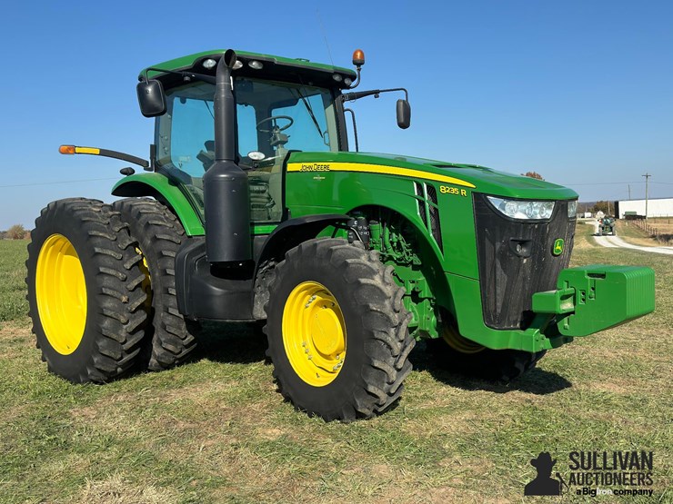 2011-john-deere-8235r-image-3