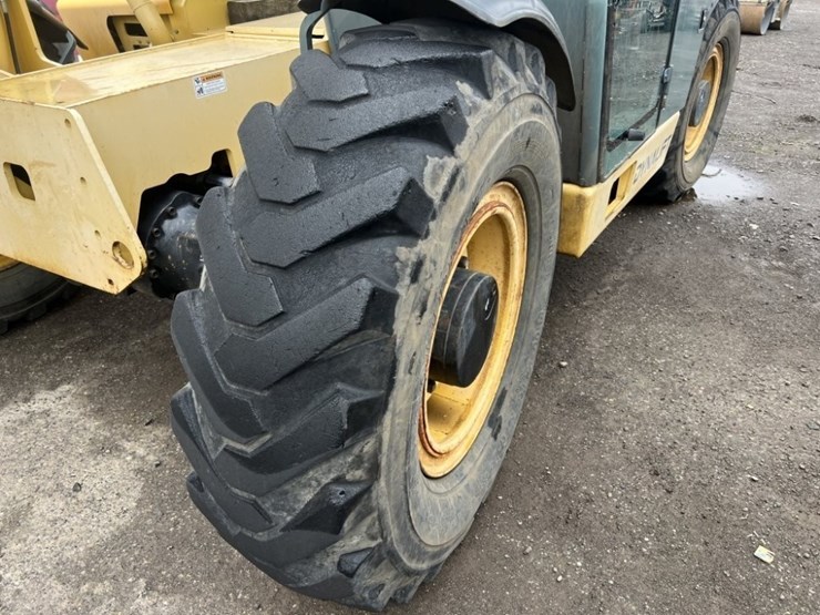 2007-gehl-dl10h44-image-8