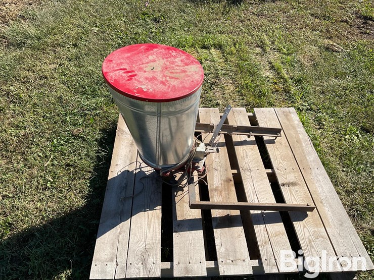 herd-sure-feed-atv-seeder-image-8