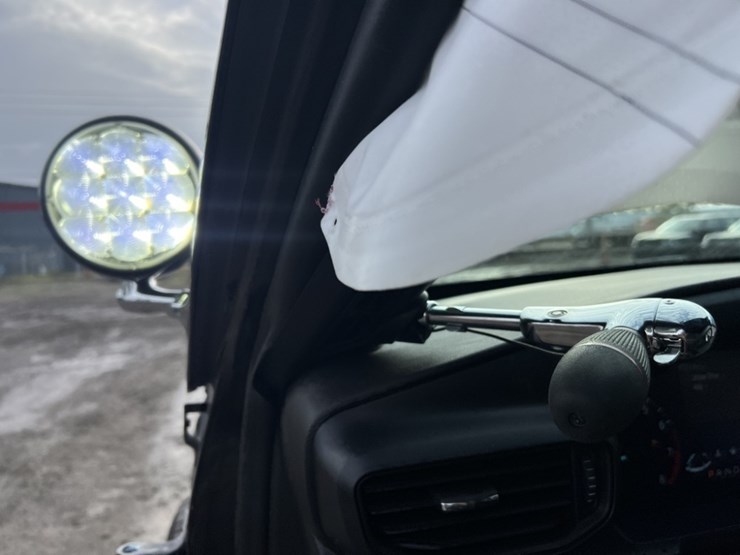 2024-ford-explorer-image-25