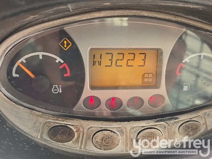 2021-bobcat-t595-image-85