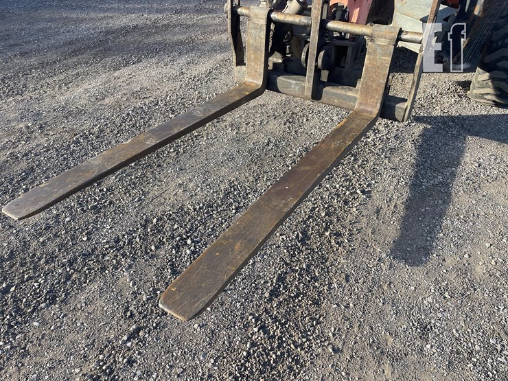 2011-jlg-g10-55a-image-16