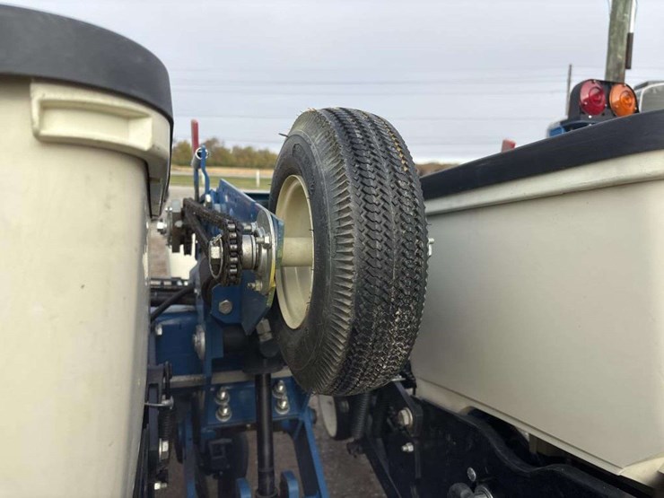 kinsey-3000-planter-image-24