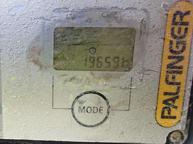 2014-freightliner-m2-106-image-24