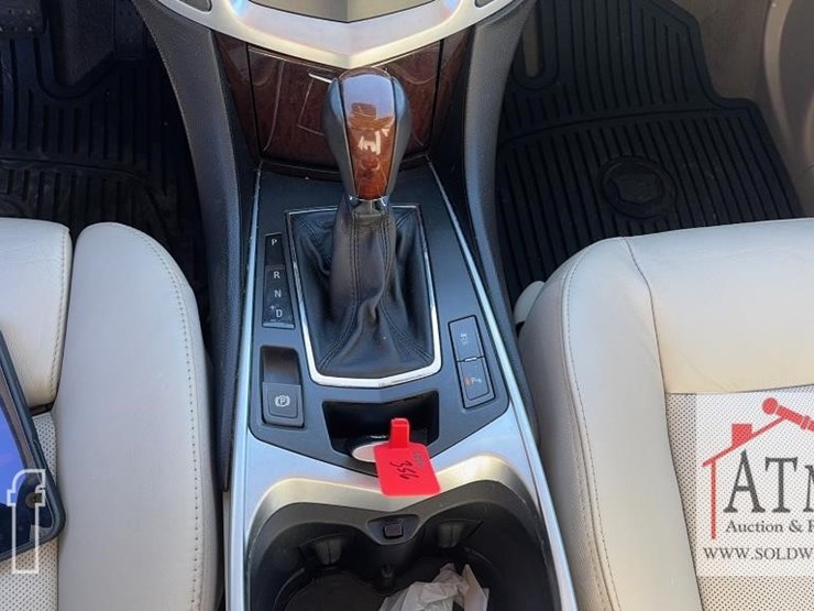 2010-cadillac-srx-image-18