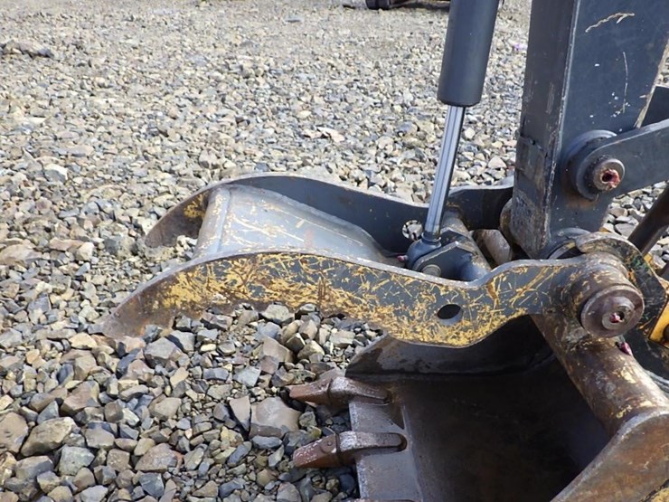 2019-deere-35g-image-10