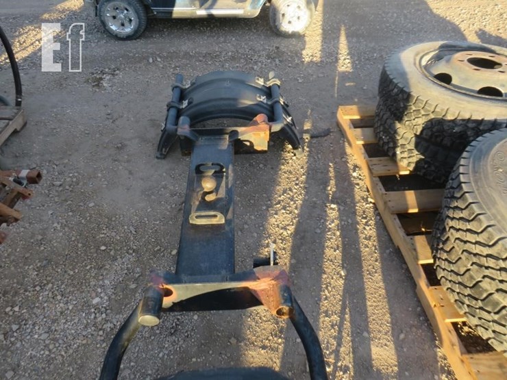 goosneck-hitch-with-fenders-image-2