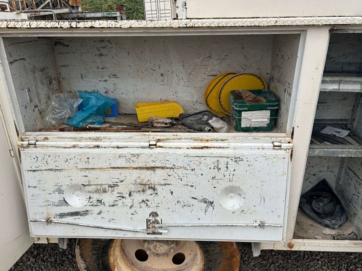 2000-ford-f650-image-40