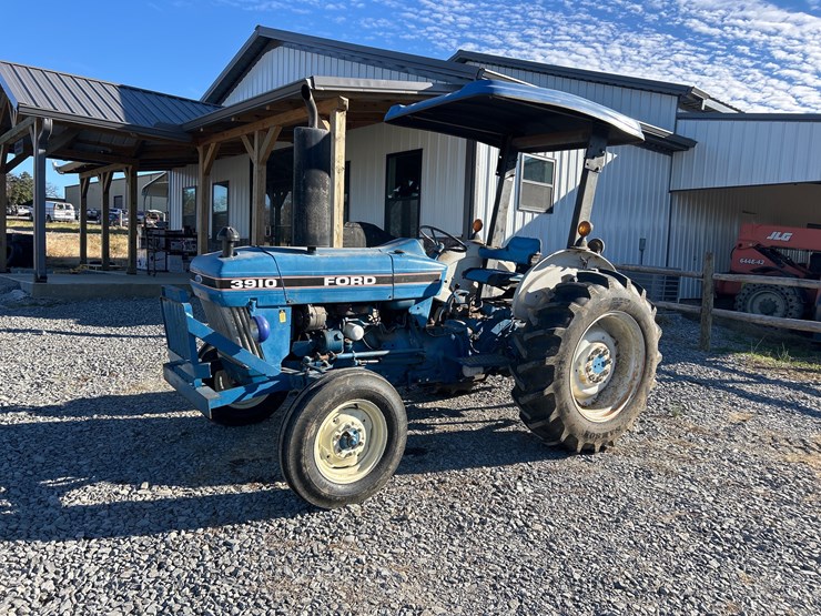 ford-3910-image-1