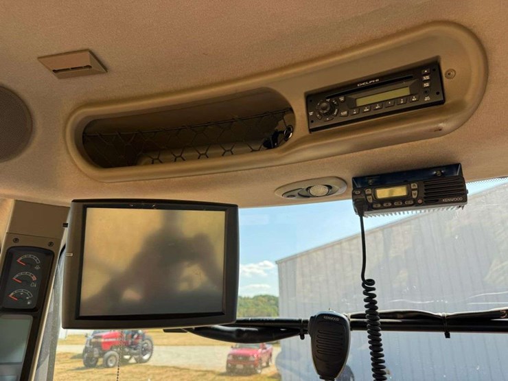 2010-case-ih-245-image-23