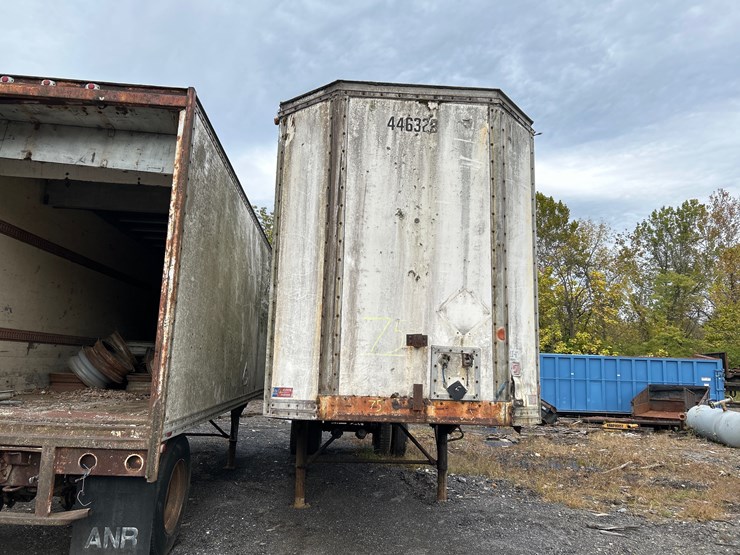 #75-•-28ft-van-trailer-image-1