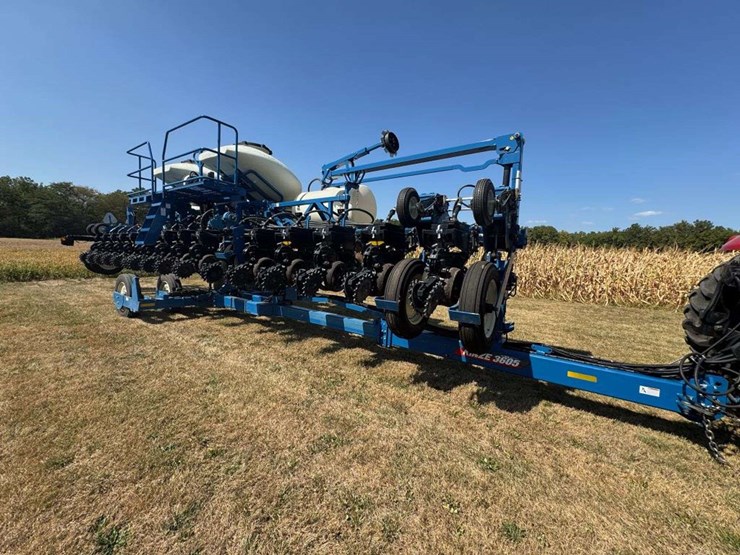 2023-kinze-3605-image-1