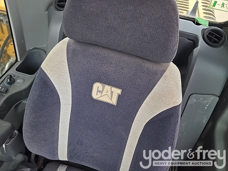 2016-caterpillar-312fgc-image-103