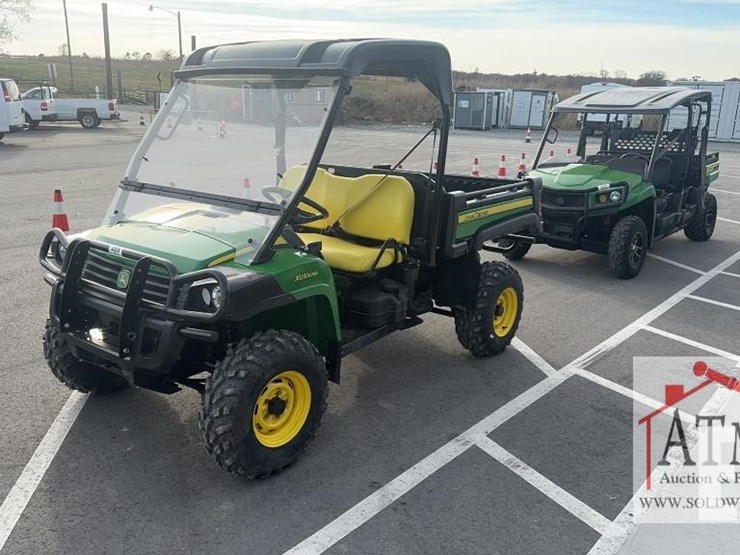 2021-john-deere-gator-image-6