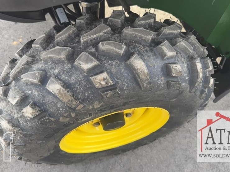 2021-john-deere-gator-image-8