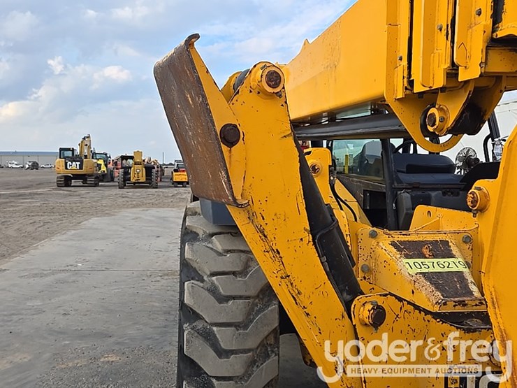 2017-jcb-512-56-image-48