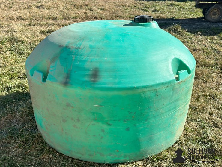 snyder-vertical-round-poly-tank-image-3