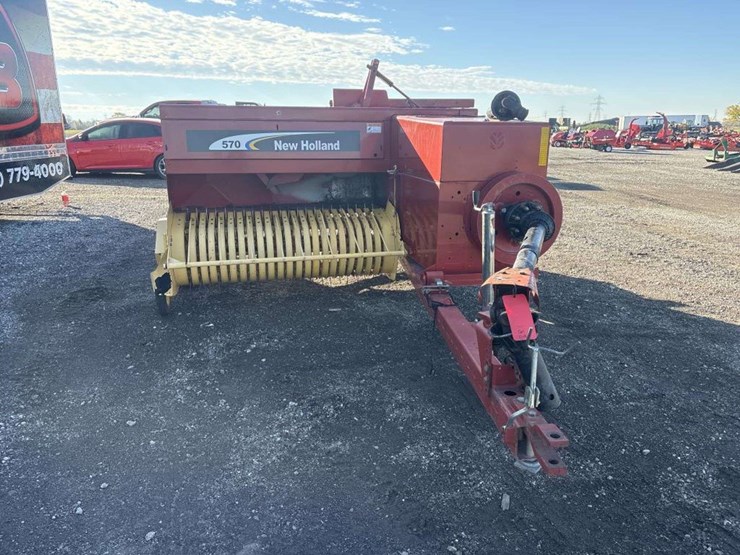 new-holland-570-image-17