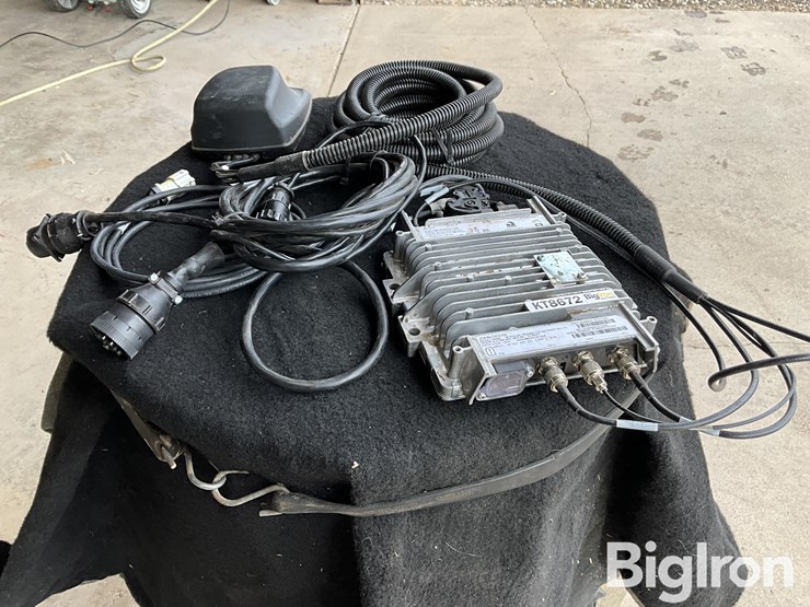 john-deere-jd-link-modular-telematics-gateway-4g-lte-image-2