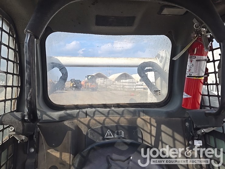 2021-bobcat-t595-image-70