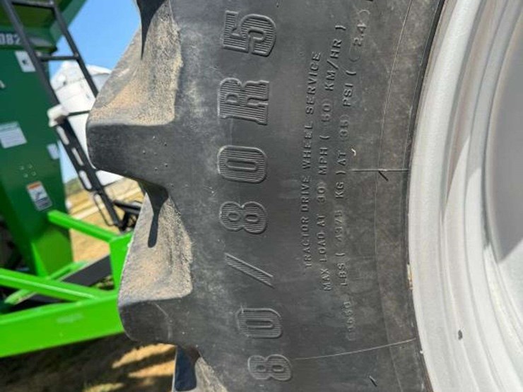 2014-case-ih-235-image-6