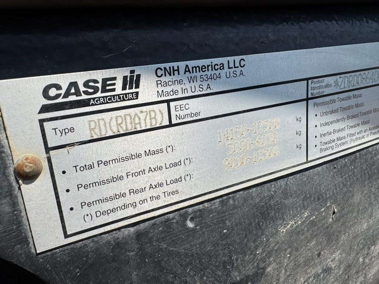 2014-case-ih-235-image-13