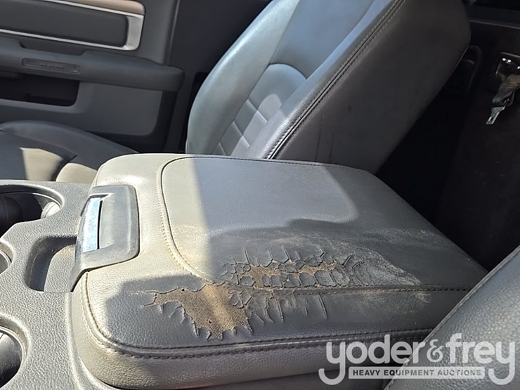 2014-dodge-service-truck-image-86