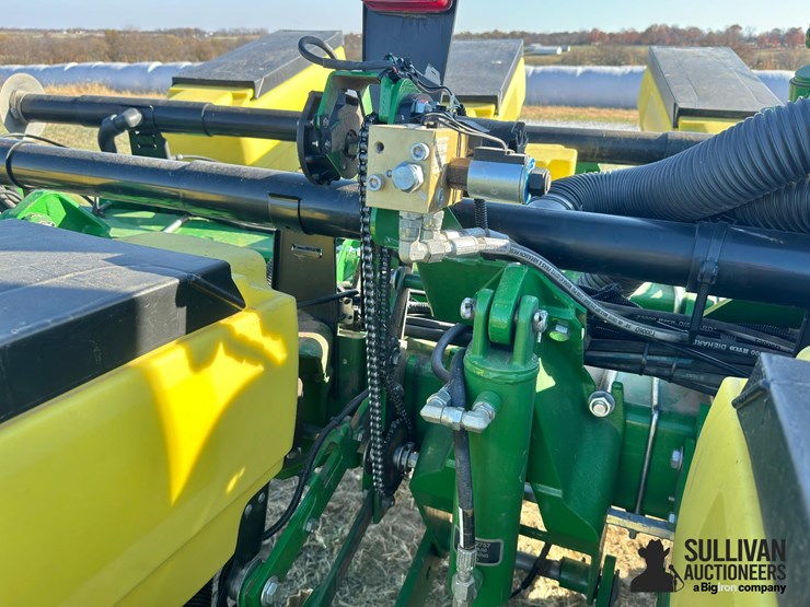 2021-john-deere-1765-image-19