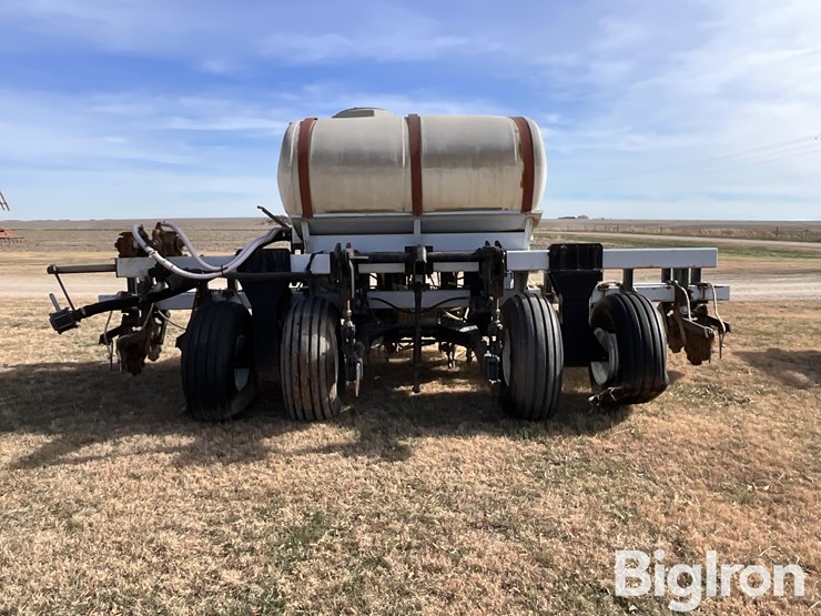 unverferth-8r30-fertilizer-applicator-image-6