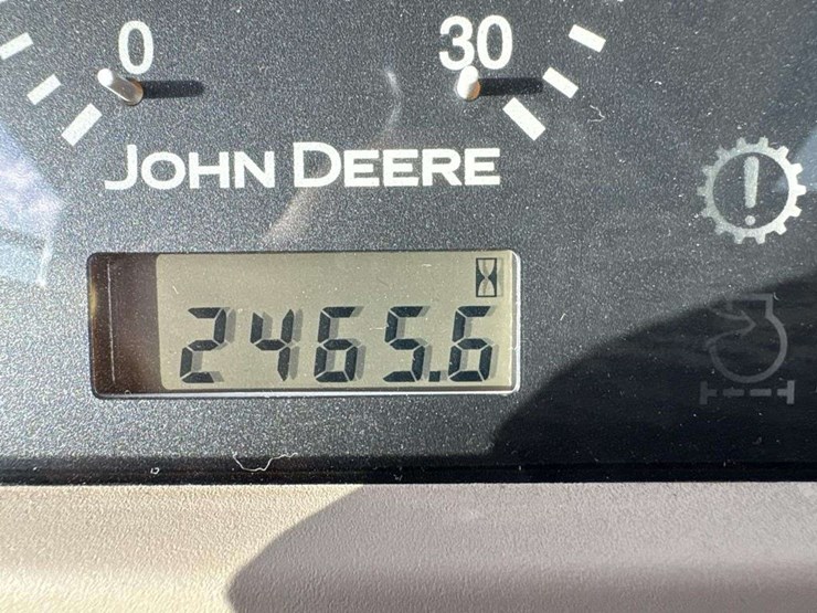 john-deere-3320-image-23