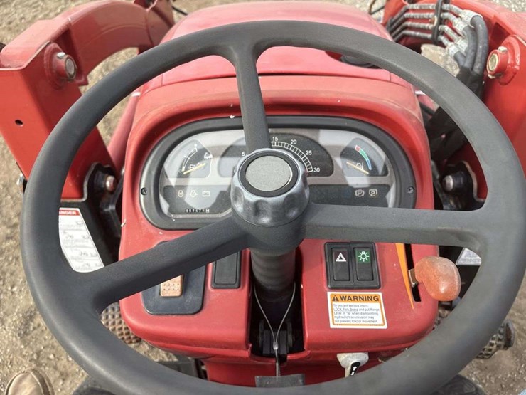 case-dx29-loader-tractor-image-37