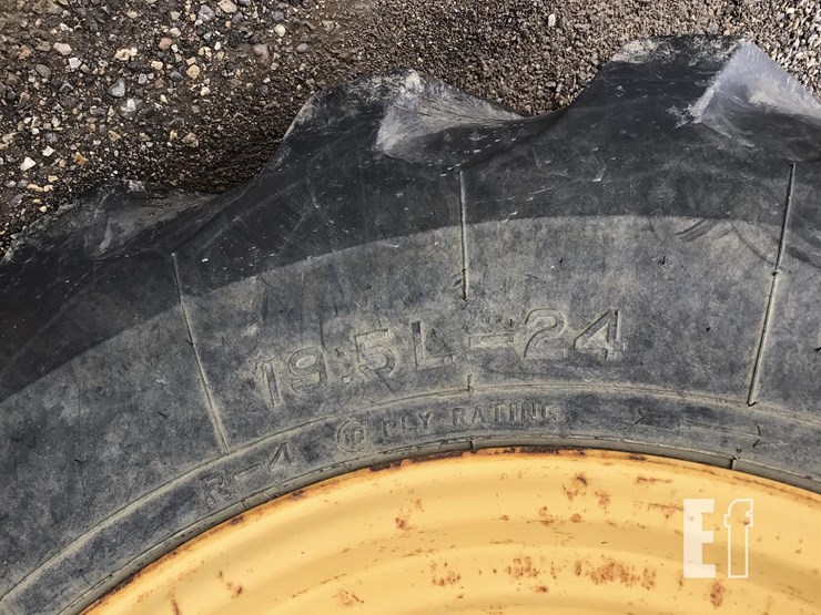 2004-deere-310g-image-23