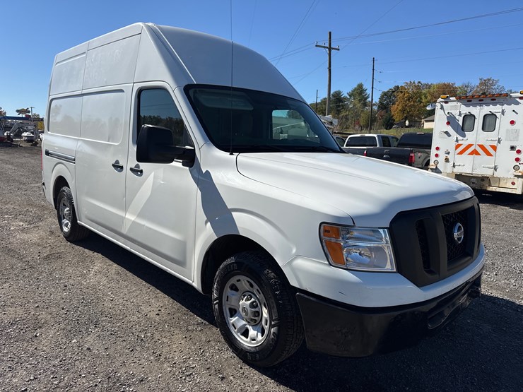 2018-nissan-nv2500-image-2