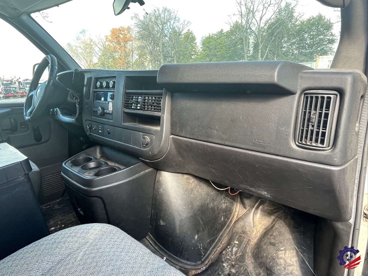 2012-chevrolet-express-van-image-51