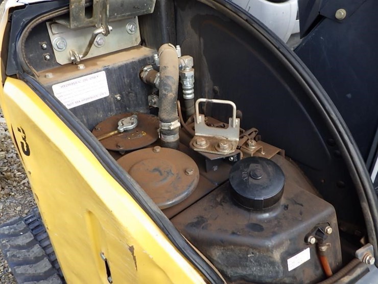 2019-deere-35g-image-15