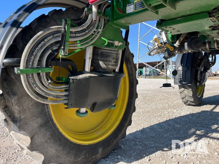 2019-john-deere-r4038-image-42