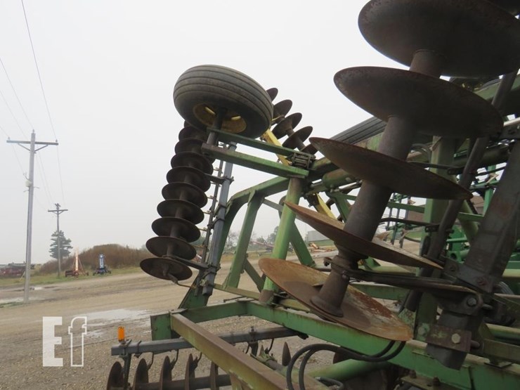 john-deere-230-image-4