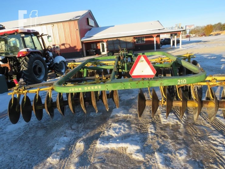 john-deere-220-image-6