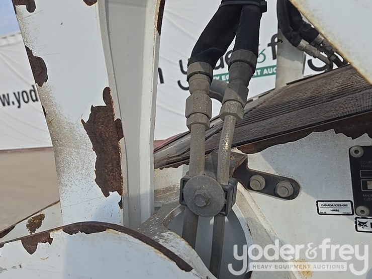 2021-bobcat-t595-image-39