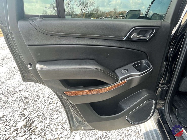 2015-chevrolet-tahoe-ltz-image-55