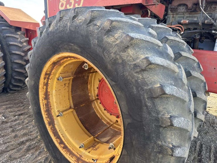 1983-versatile-835-image-27