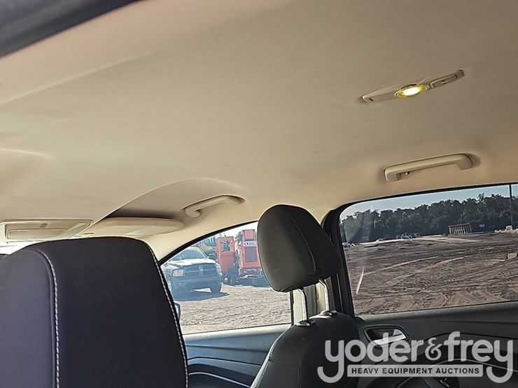 2016-ford-escape-image-19