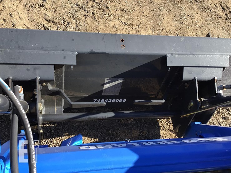 2017-new-holland-workmaster-40-image-11