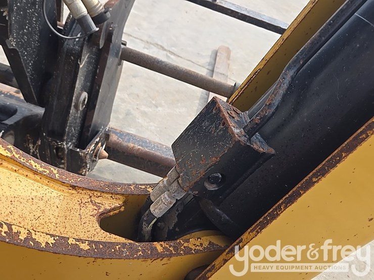 2019-caterpillar-tl1255d-image-80