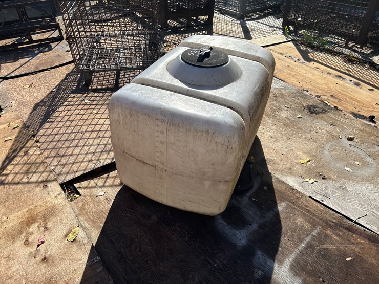 #156-•-100-gallon-plastic-tank-image-2