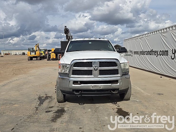 2014-dodge-service-truck-image-8